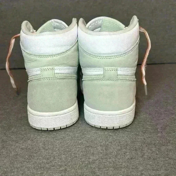 Like new Women’s Air Jordan 1 Retro High OG Seafoam CD0461-002 Women’s Sz 9.5 - Picture 5 of 13
